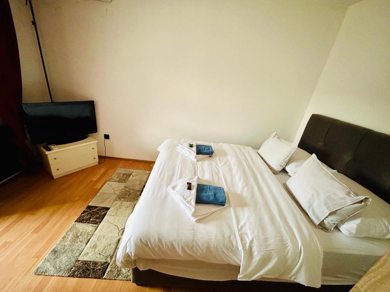 Fly By Suite - Zagreb Airport - 0-24H Self Check In&Out - Parking On Site Velika Gorica Exterior photo